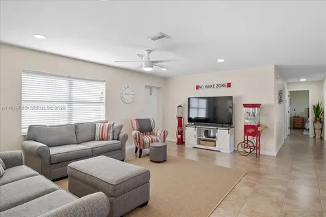 924 Lake Drive E Lake Placid FL 33852