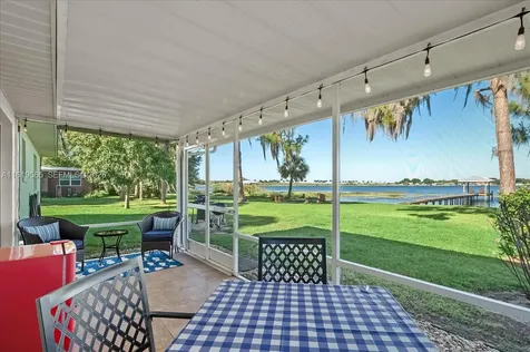 924 Lake Drive E Lake Placid FL 33852
