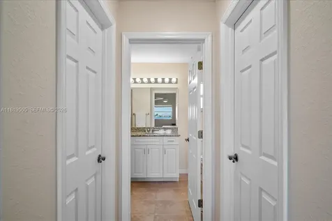 924 Lake Drive E Lake Placid FL 33852