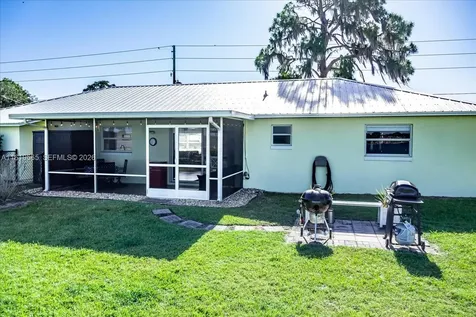 924 Lake Drive E Lake Placid FL 33852
