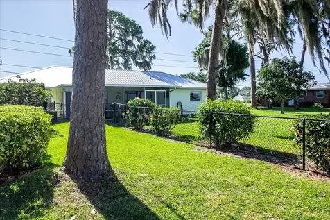 924 Lake Drive E Lake Placid FL 33852