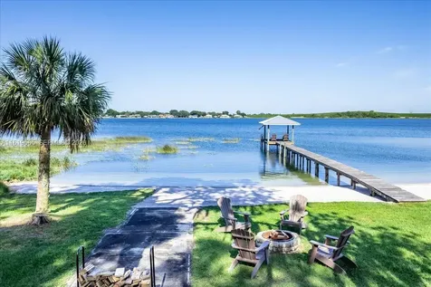 924 Lake Drive E Lake Placid FL 33852