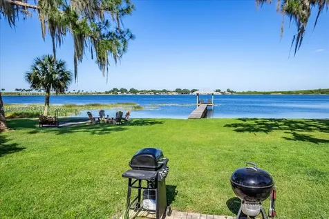 924 Lake Drive E Lake Placid FL 33852