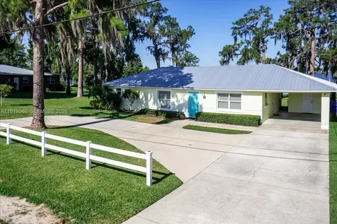 924 Lake Drive E Lake Placid FL 33852