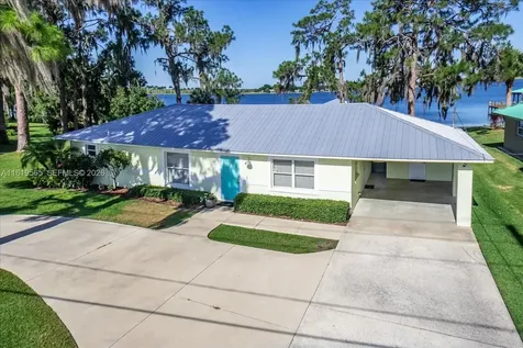 924 Lake Drive E Lake Placid FL 33852