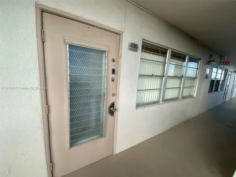 430 Southampton B West Palm Beach FL 33417