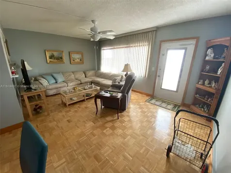 430 Southampton B West Palm Beach FL 33417