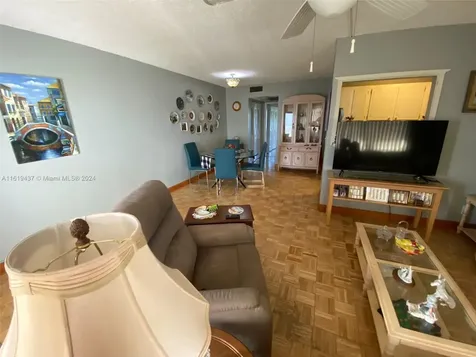 430 Southampton B West Palm Beach FL 33417