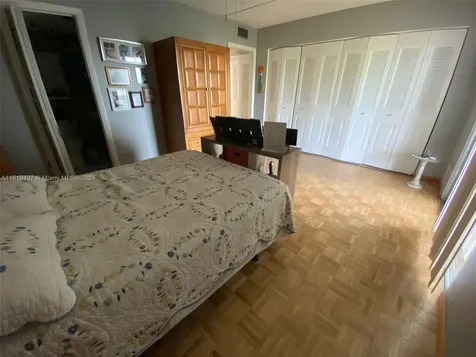 430 Southampton B West Palm Beach FL 33417