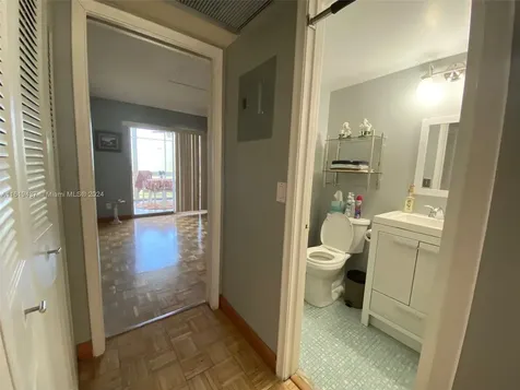 430 Southampton B West Palm Beach FL 33417