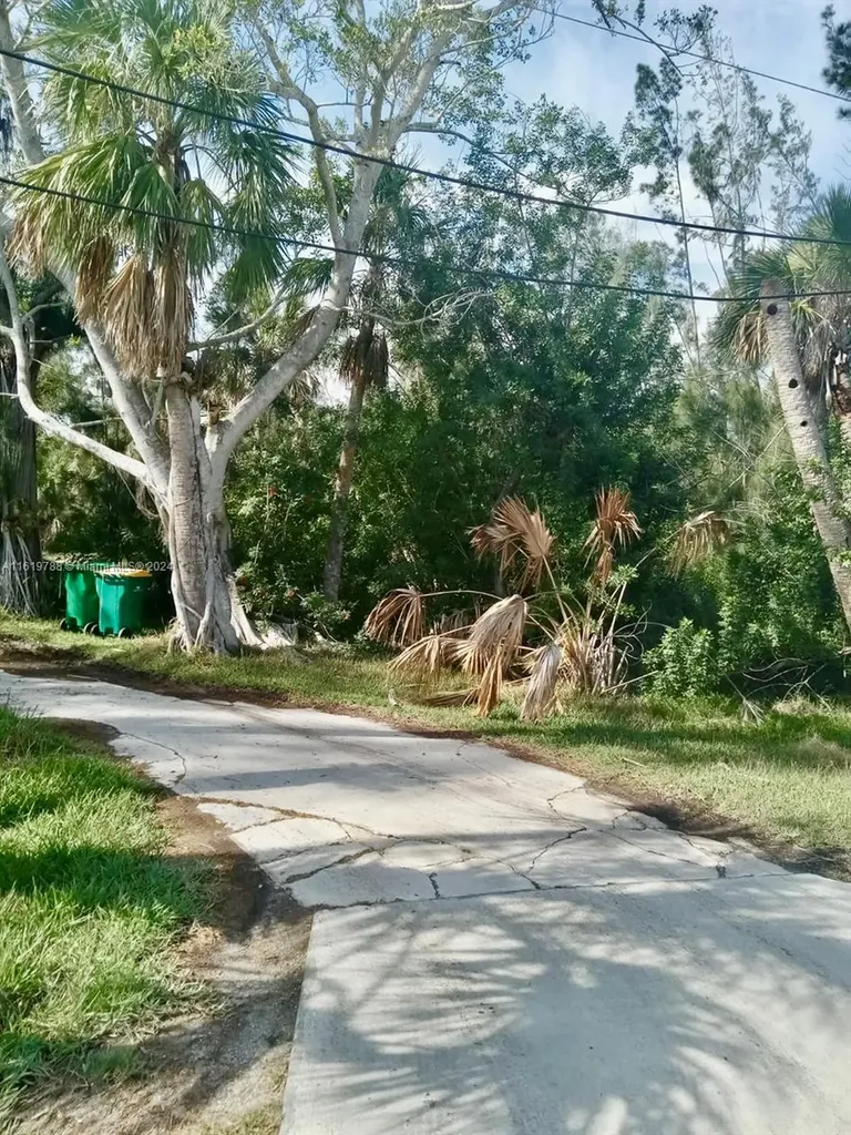 215 Glenholm Avenue Other City - In The State Of Florida FL 33950