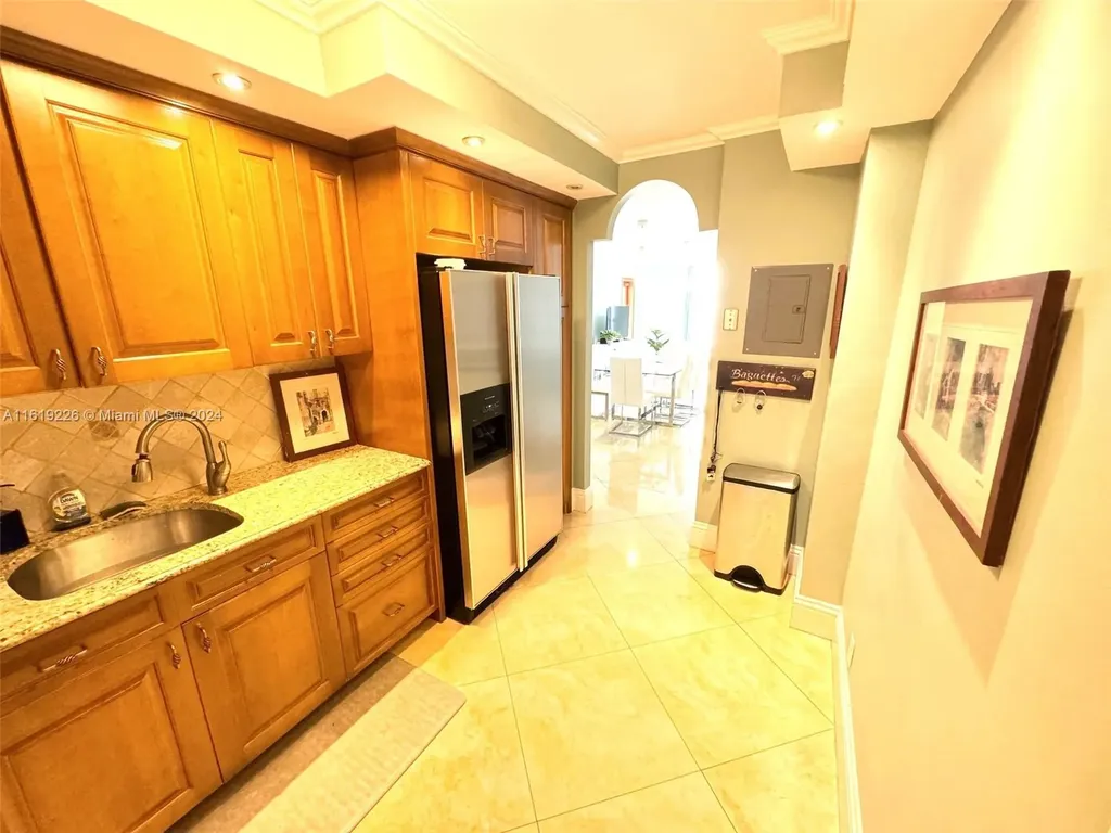 3901 S Ocean Drive Hollywood FL 33019