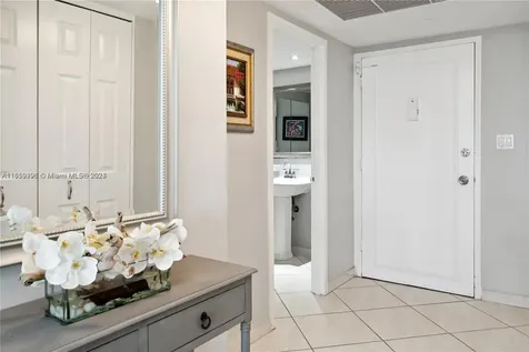 5401 Collins Avenue Miami Beach FL 33140