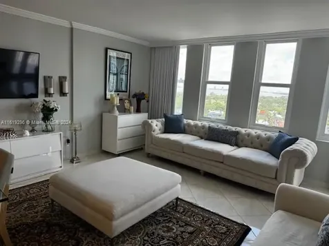 5401 Collins Avenue Miami Beach FL 33140