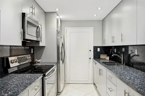 5401 Collins Avenue Miami Beach FL 33140