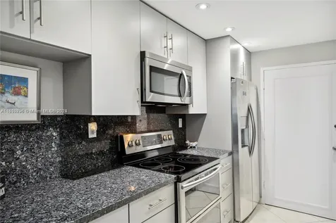 5401 Collins Avenue Miami Beach FL 33140