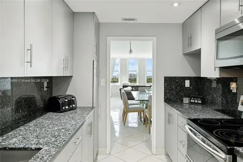 5401 Collins Avenue Miami Beach FL 33140