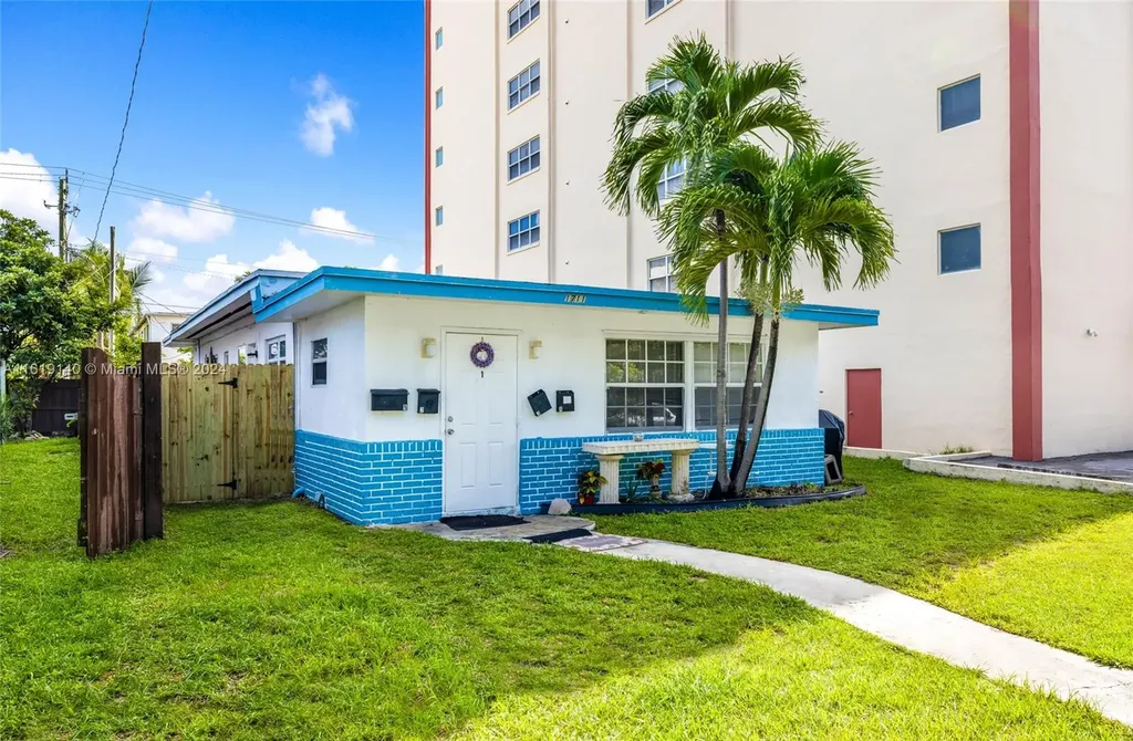 1711 Buchanan Street Hollywood FL 33020