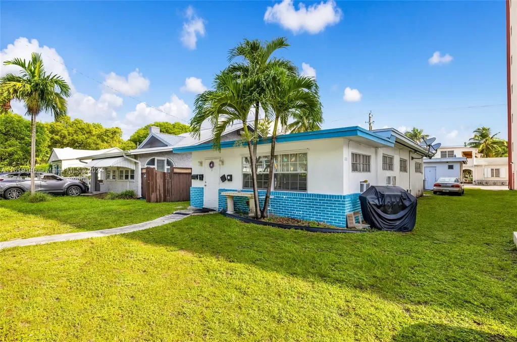 1711 Buchanan Street Hollywood FL 33020