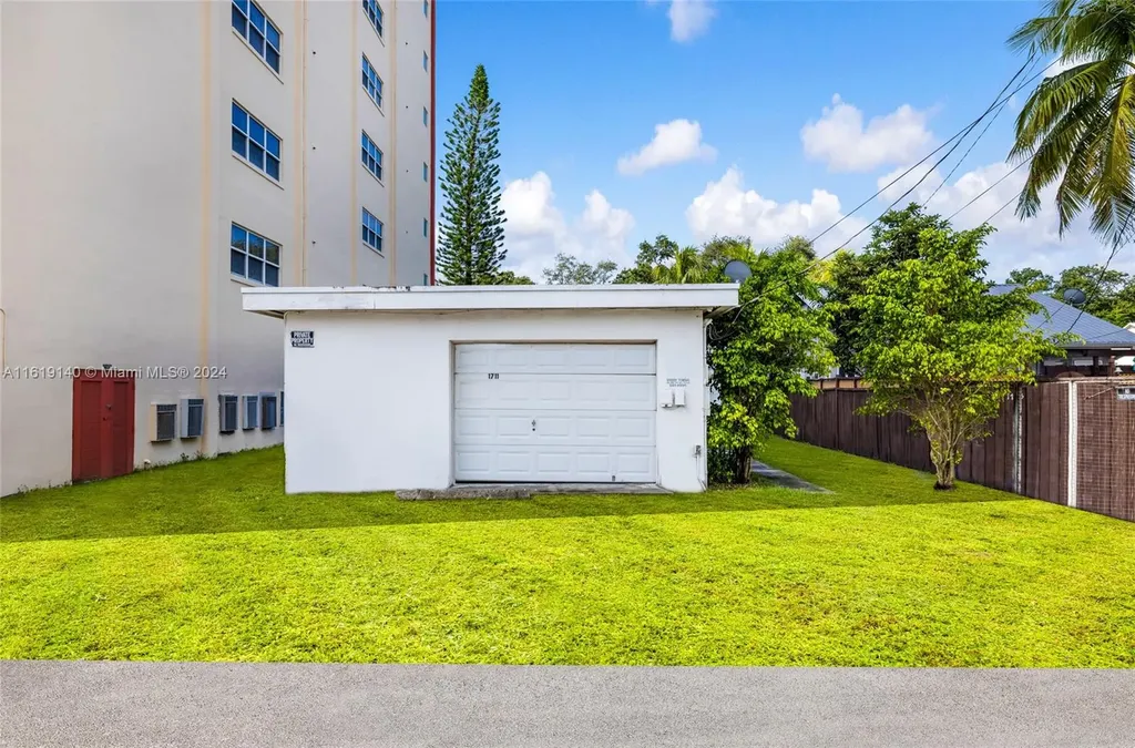 1711 Buchanan Street Hollywood FL 33020
