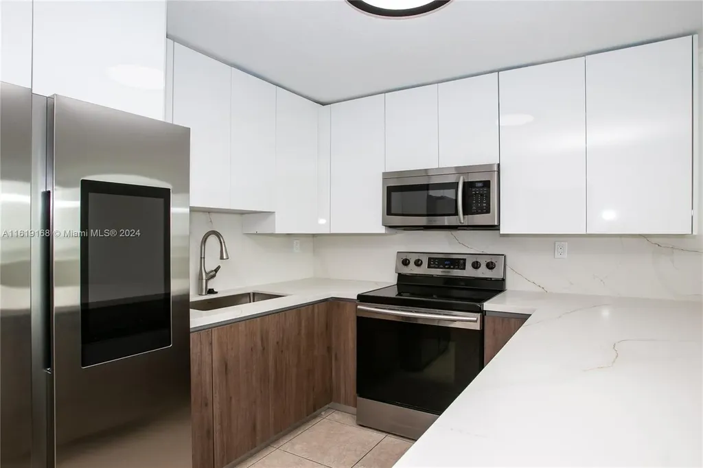 8233 Harding Avenue Miami Beach FL 33141
