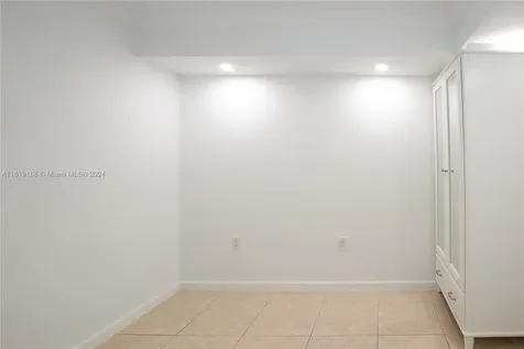 8233 Harding Avenue Miami Beach FL 33141
