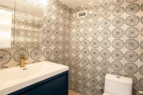 8233 Harding Avenue Miami Beach FL 33141