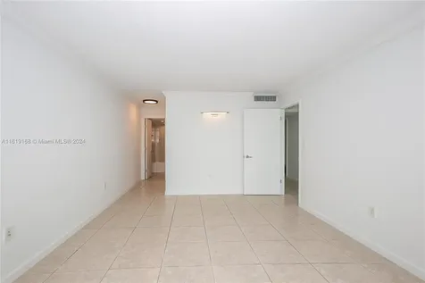 8233 Harding Avenue Miami Beach FL 33141