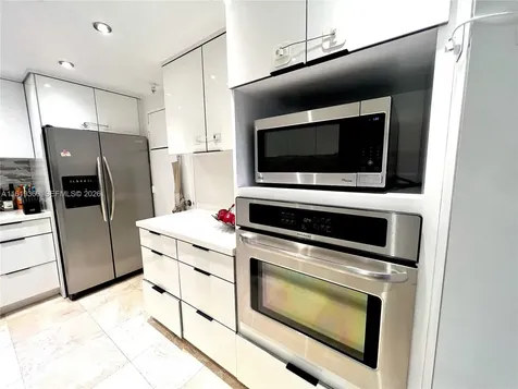 3901 S Ocean Drive Hollywood FL 33019