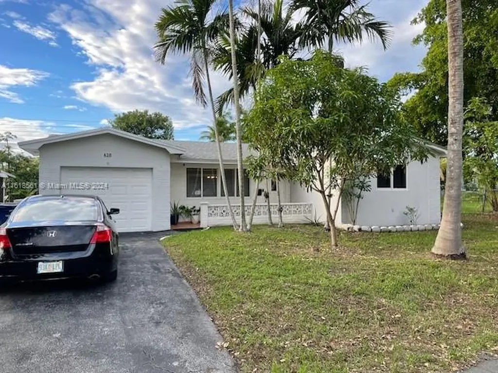 628 SW 2nd Court Hallandale Beach FL 33009
