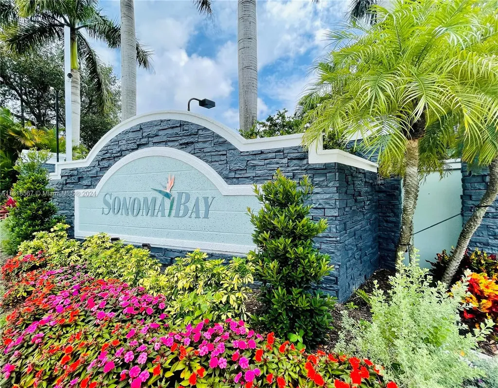 1904 Alamanda Way Riviera Beach FL 33404