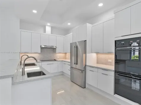 21301 NE 38th Avenue Aventura FL 33180
