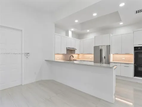 21301 NE 38th Avenue Aventura FL 33180