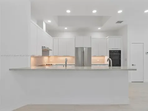21301 NE 38th Avenue Aventura FL 33180