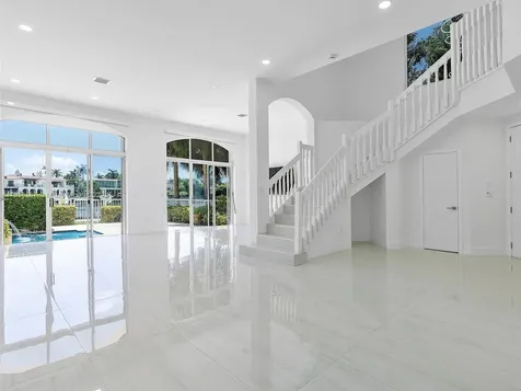 21301 NE 38th Avenue Aventura FL 33180