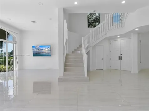 21301 NE 38th Avenue Aventura FL 33180