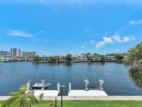 21301 NE 38th Avenue Aventura FL 33180