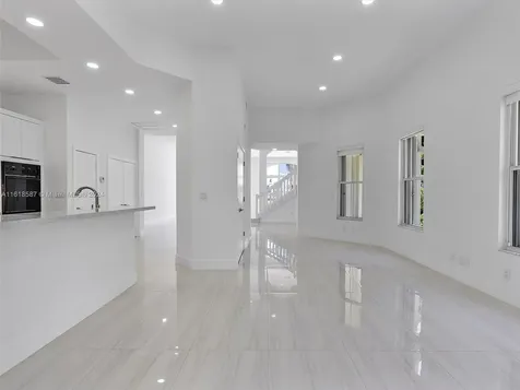 21301 NE 38th Avenue Aventura FL 33180