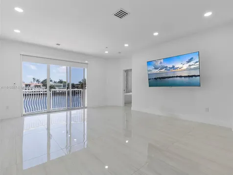 21301 NE 38th Avenue Aventura FL 33180