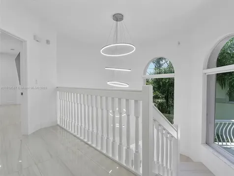 21301 NE 38th Avenue Aventura FL 33180