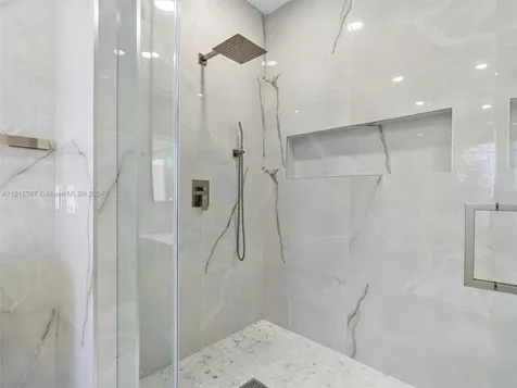 21301 NE 38th Avenue Aventura FL 33180