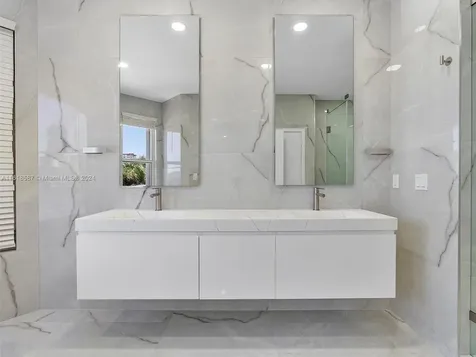 21301 NE 38th Avenue Aventura FL 33180