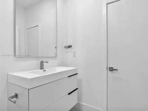 21301 NE 38th Avenue Aventura FL 33180