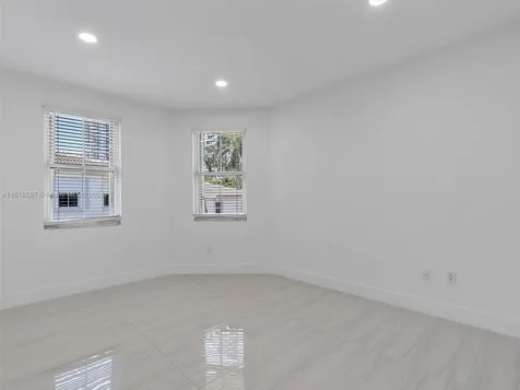 21301 NE 38th Avenue Aventura FL 33180