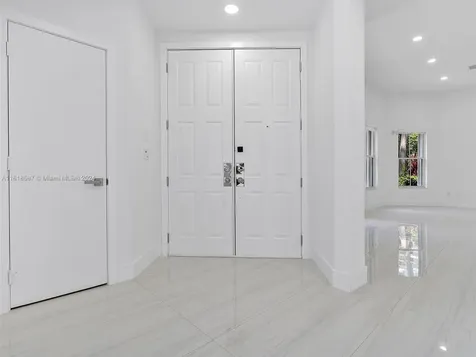 21301 NE 38th Avenue Aventura FL 33180