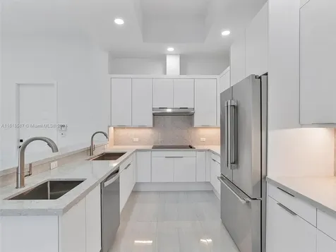 21301 NE 38th Avenue Aventura FL 33180