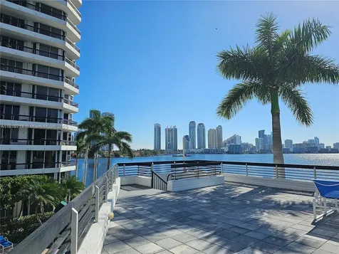 3600 Mystic Pointe Drive Aventura FL 33180