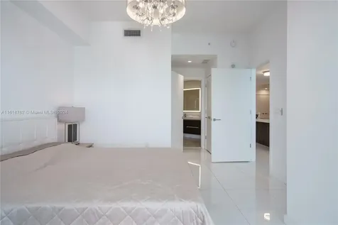 851 NE 1st Avenue Miami FL 33132