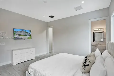 4421 Seagrape Drive Lauderdale By The Sea FL 33308