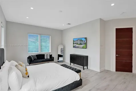 4421 Seagrape Drive Lauderdale By The Sea FL 33308